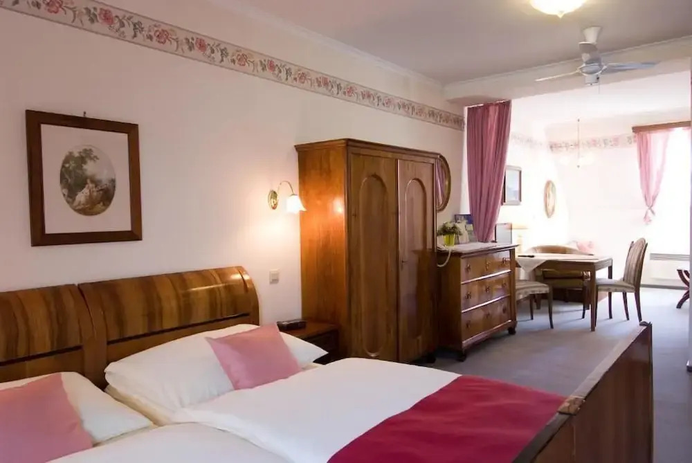 Hotel Biedermeier Hof