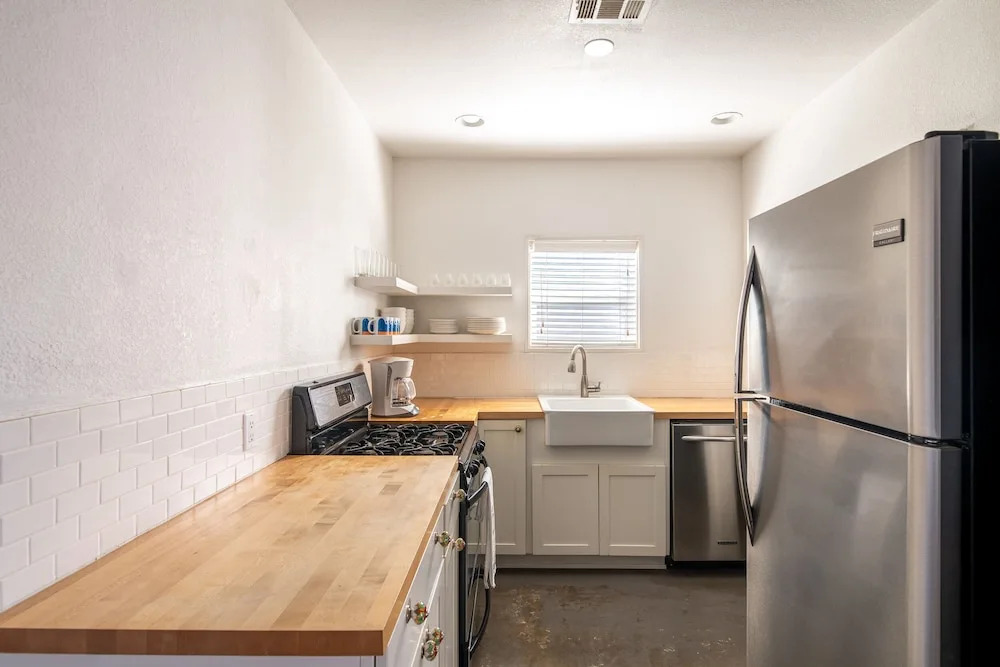 Cozy 2BR Home in Central Phoenix by WanderJaunt