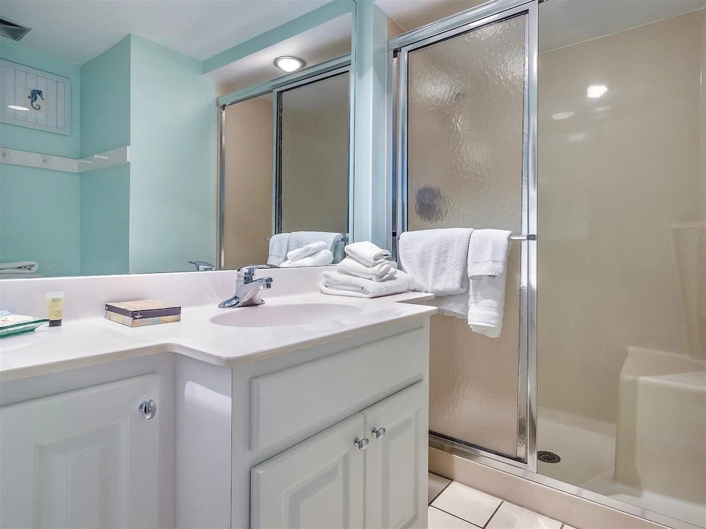 Loggerhead Cay by Dream Vacation Rentals