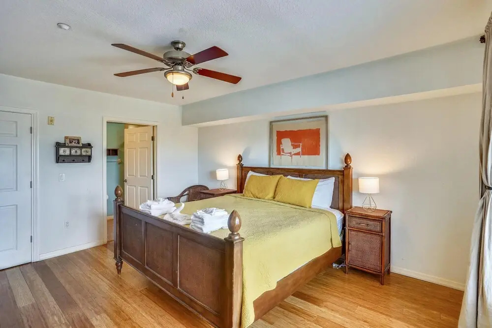 Oceanside 302