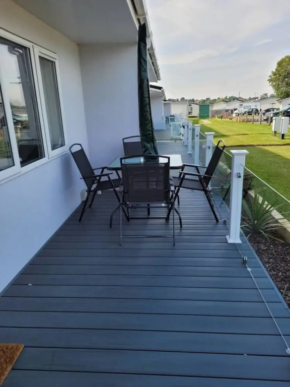 Captivating 2-bed Bungalow in Oulton Broad
