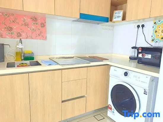 #MS1, Cozy SouthPlace Suite, Sleeps 1 5, Wi-Fi