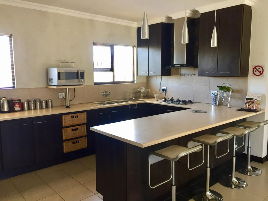 Hadingham Russell Holiday House