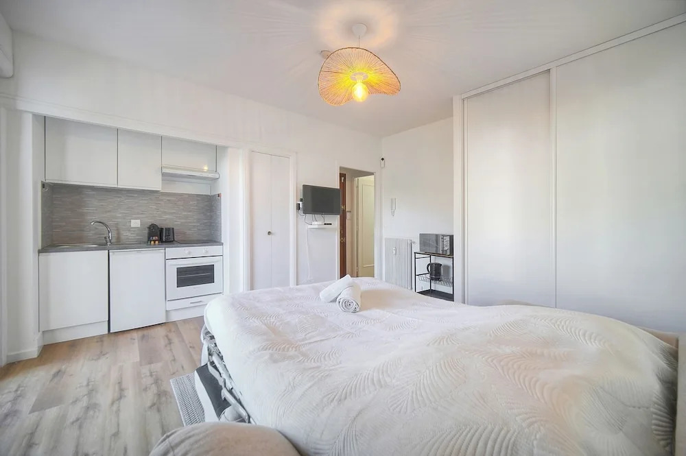 Lumineux Studio Avec Loggia A0b203