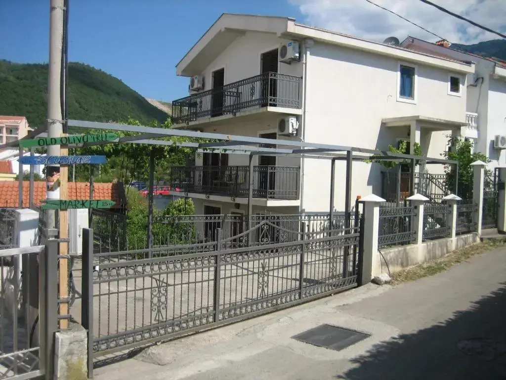 Mitko Apartments