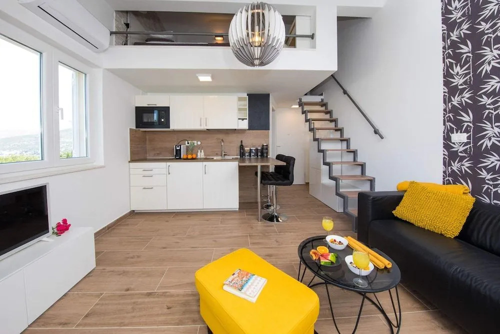 Apartment Velvet