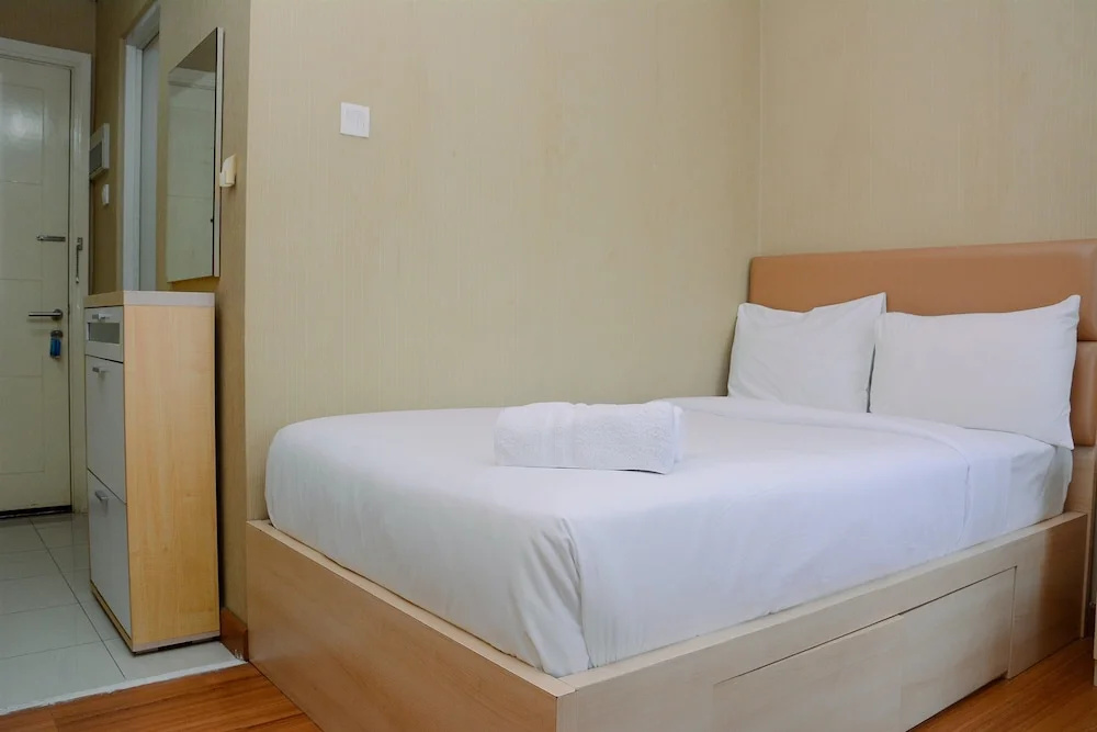 Cozy Living Studio at Cosmo Terrace Apartment