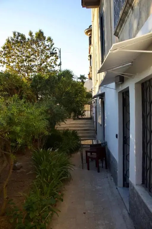 Sanfelice Apartments