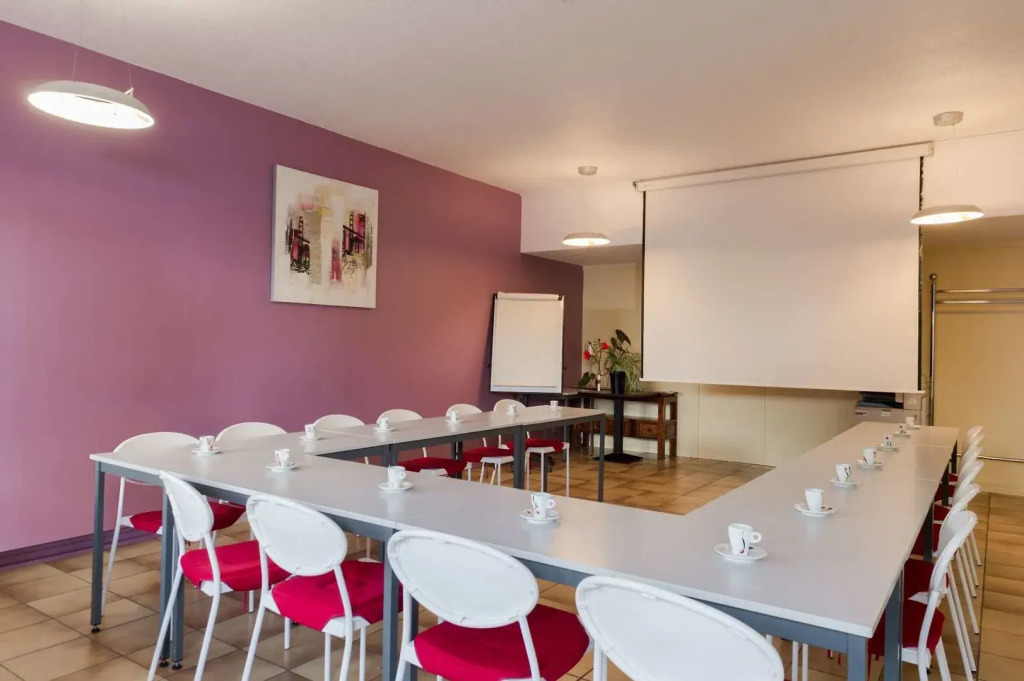BRIT HOTEL Confort CAMBRAI