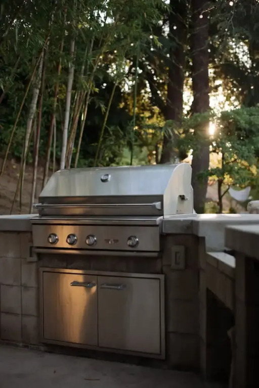 Villa Mountain Getaway with a Pool Hot Tub 5 Beds