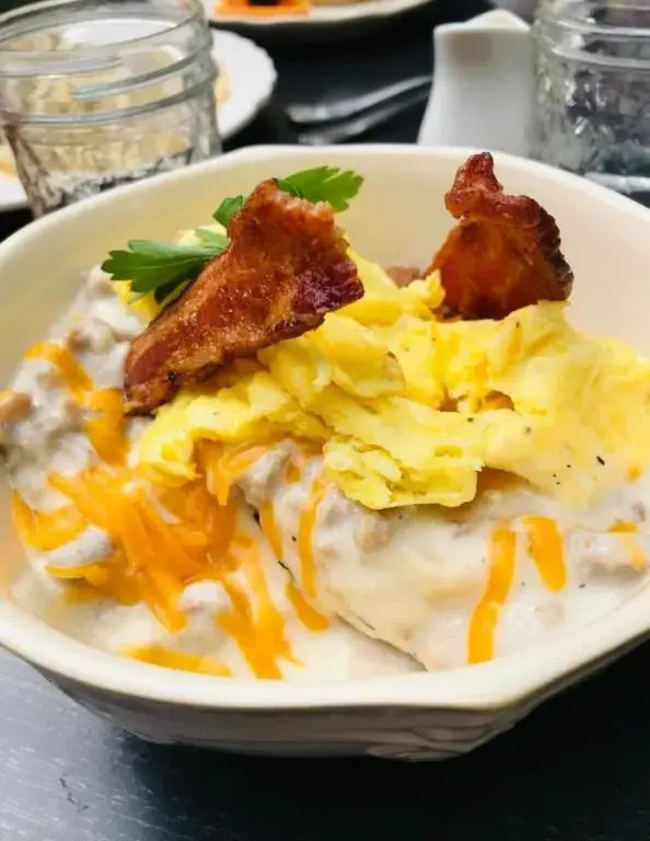 The Farmhouse Inn & Kitchen, 2 blocks from Downtown Whitefish, Montana