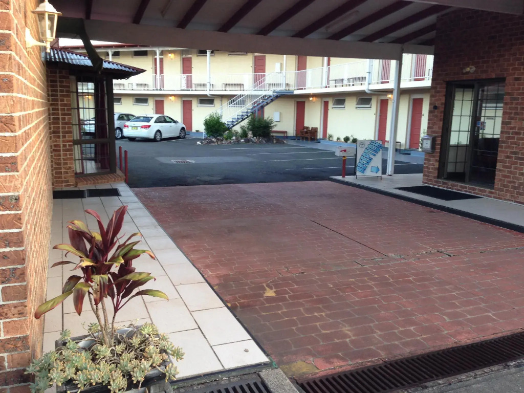 Riverview Motor Inn