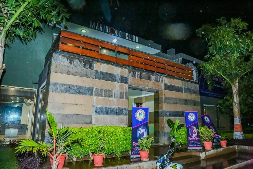 Marigold Club by OYO Rooms
