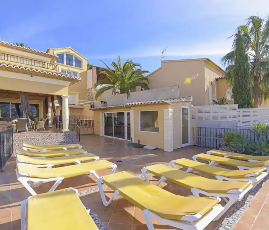 Villa - 5 Bedrooms with Pool - 106414