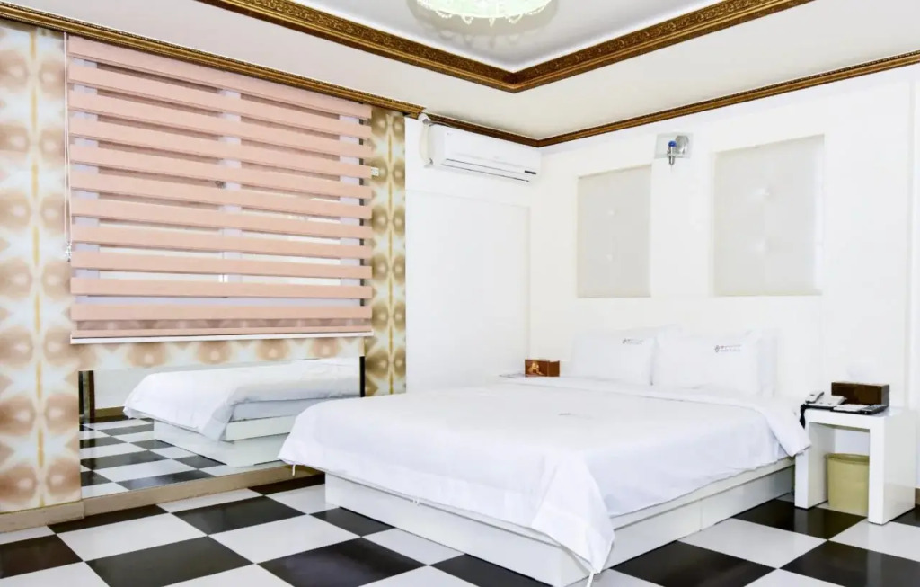 Queen Hotel