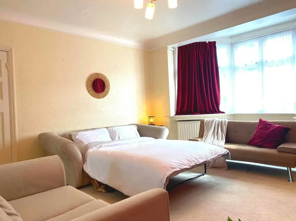 Bright and Spacious 4 Bedroom Home