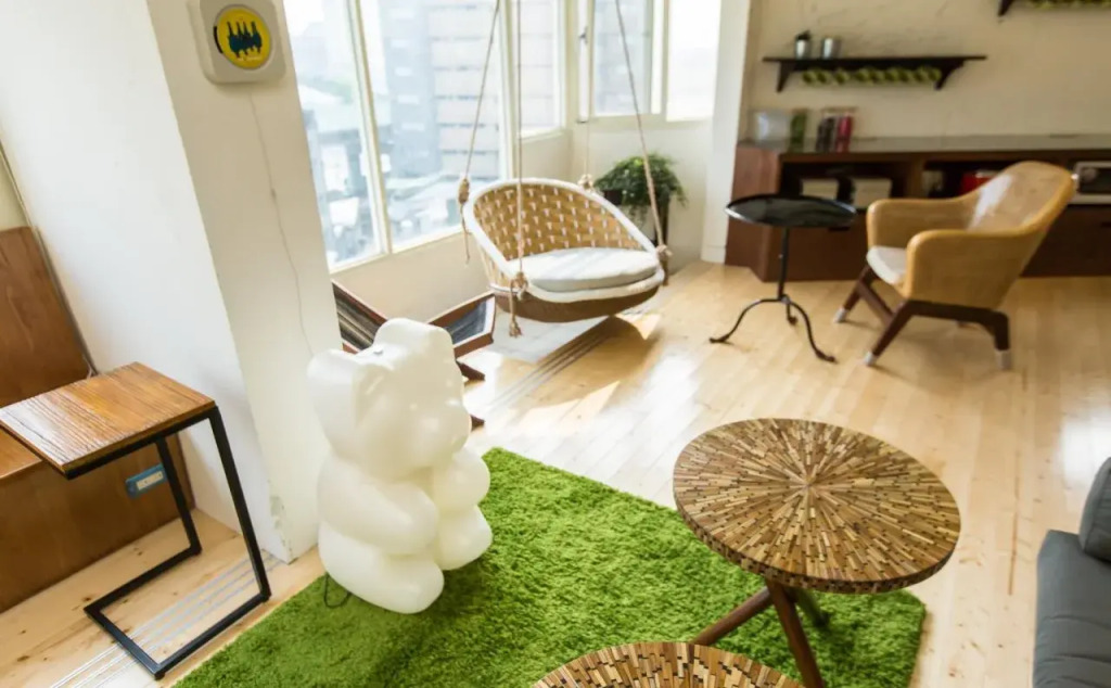 Mr. Lobster’s Secret Den design hostel
