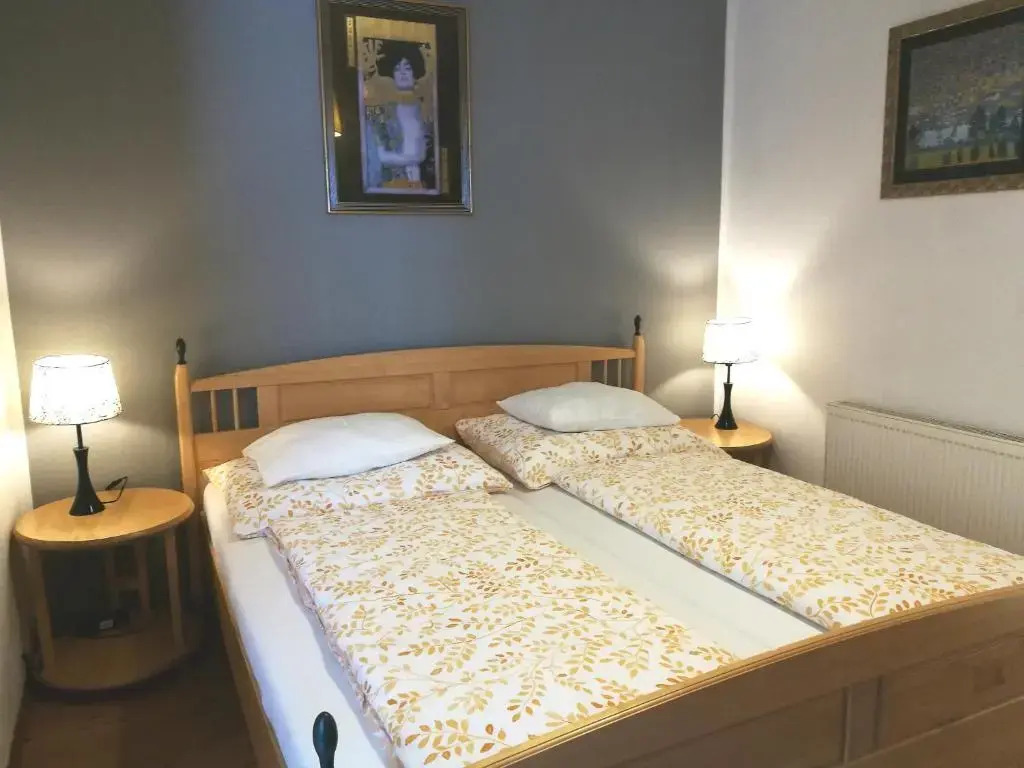 Gästezimmer & Apartment Mayrhofer