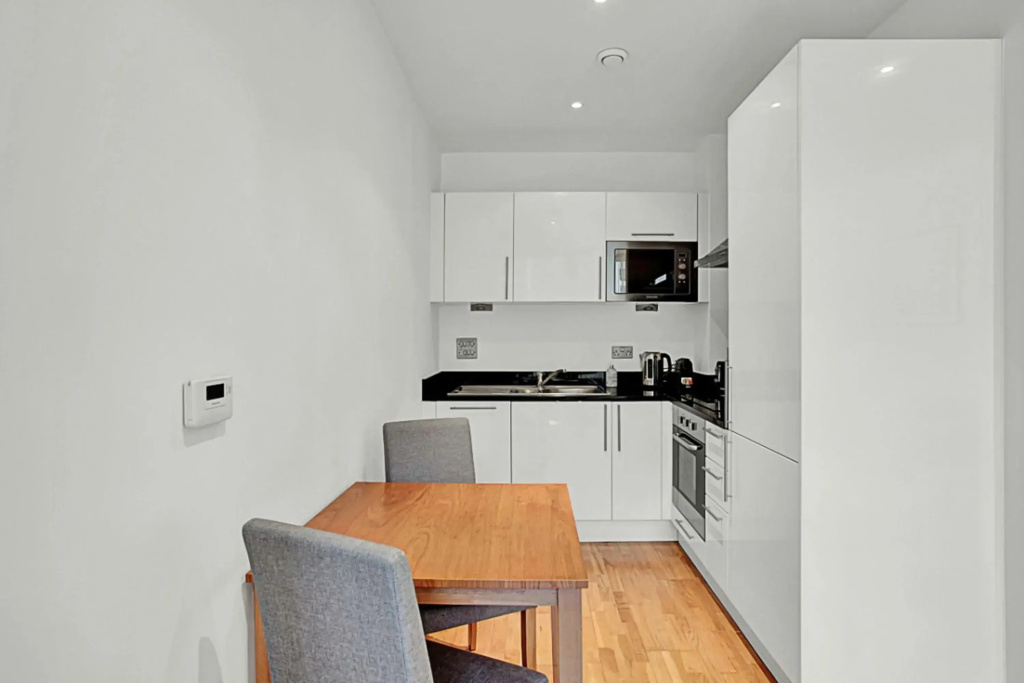 Urban Retreat: Stylish 1-bed Bliss