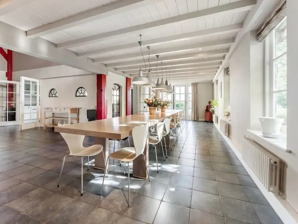Spacious Holiday home De Pauwenhof