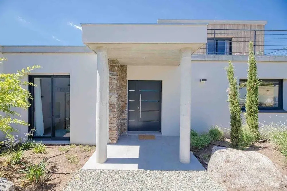 Villa contemporaine piscine chauffée
