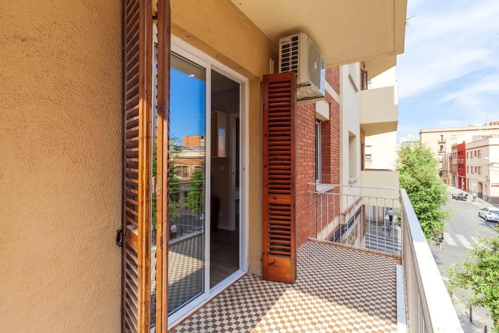 Apartment with 4 Bedrooms in Reus, with Wonderful City View, Balcony And Wifi
