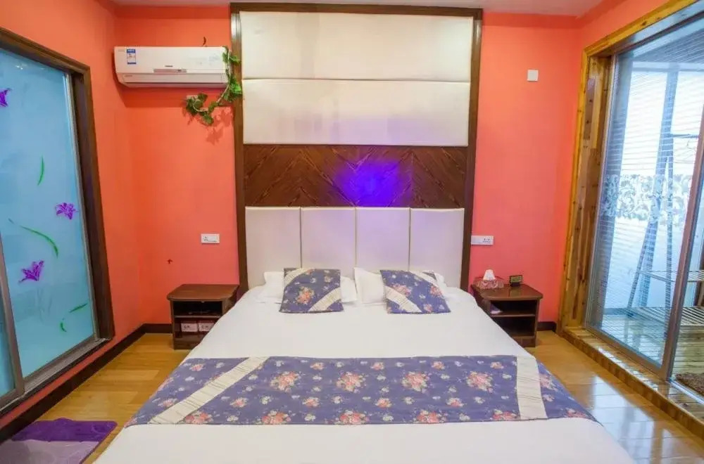 Wuzhen Times Town Theme Inn