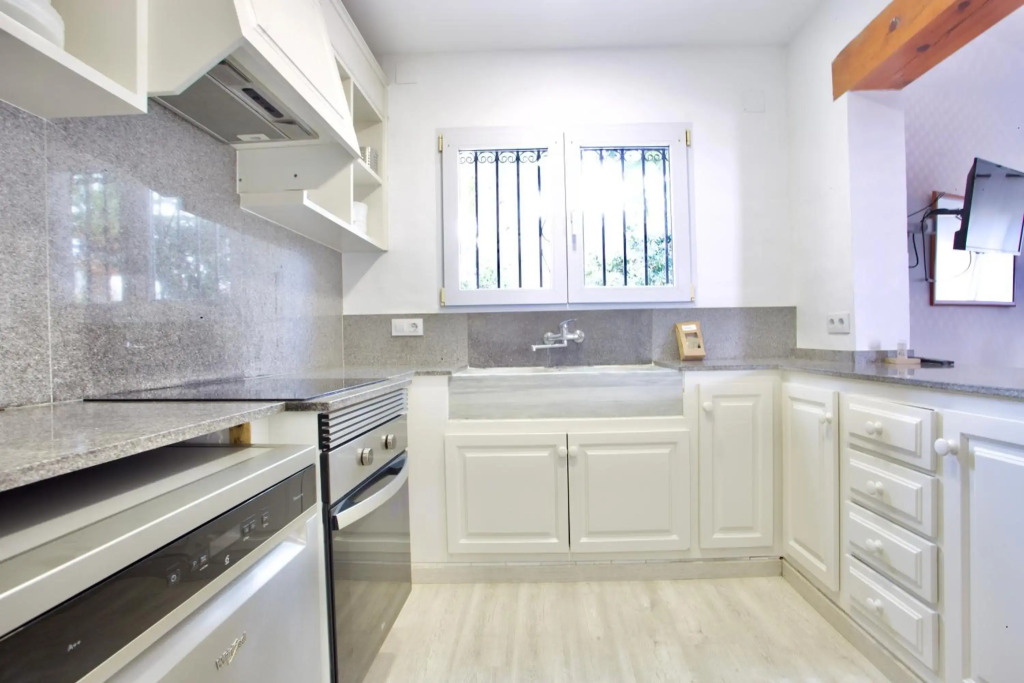 Urbanización El Oasis, 20 Villas en 1ª Línea Playa
