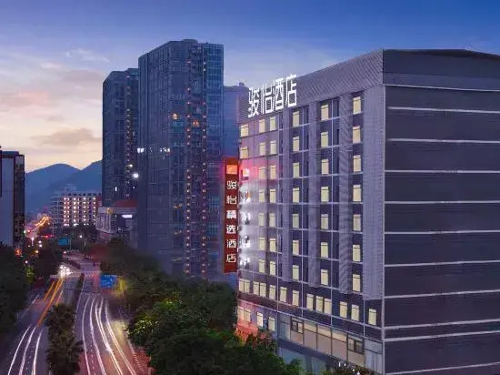 Junyi Select Hotel (Mixc Mall Guilin Railway Station Branch)