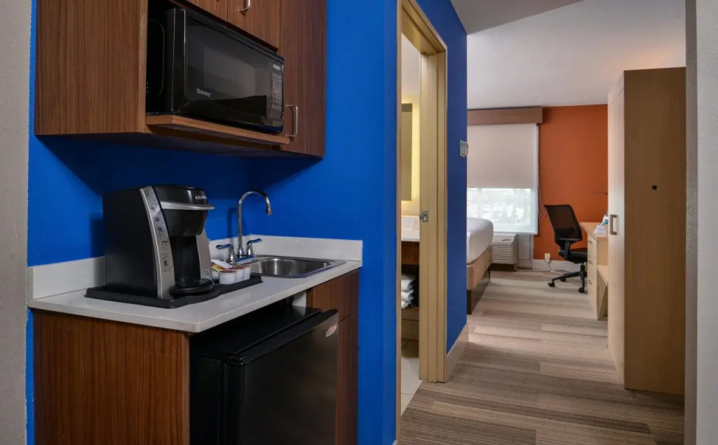Holiday Inn Express Hotel & Suites Cincinnati - Mason by IHG