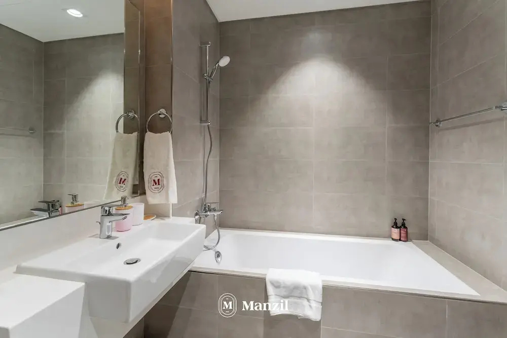 Manzil - 2BR w City View near Dubai Mall