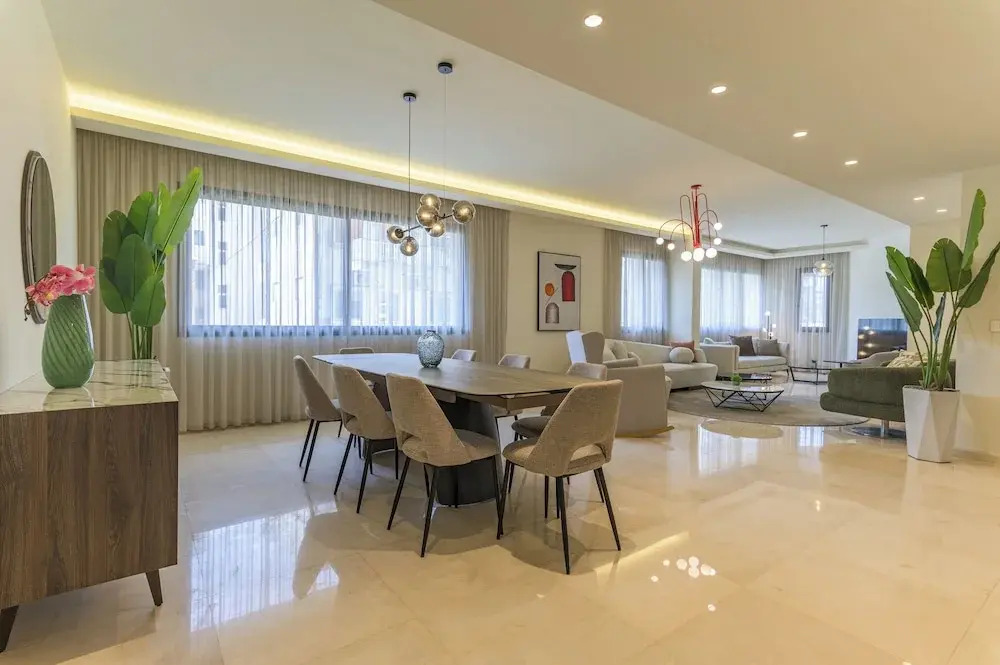 Achrafieh Gate - Modern 3-BR Apartments & Balconies