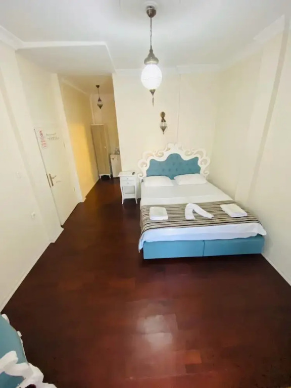 Maya Hotel Studio E