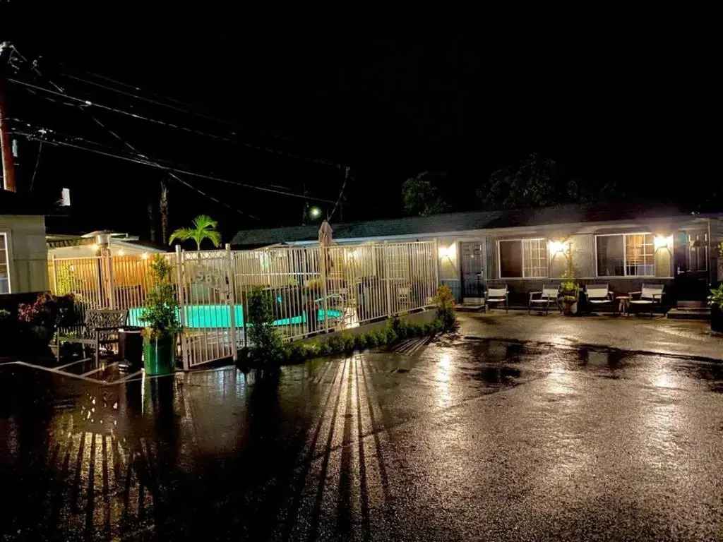 Shell Beach Inn