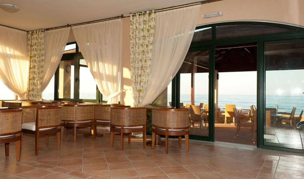 Silver Beach Hotel & Apartments