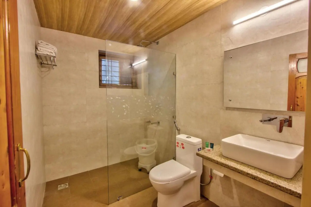 Woodstock Inn Manali 800 Mtrs from Mall Road