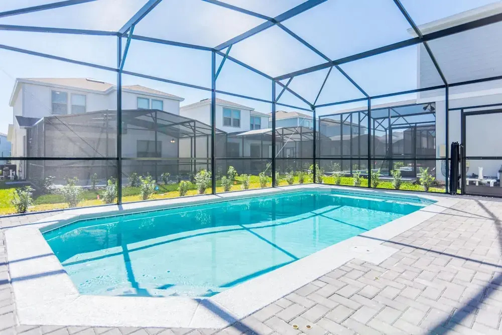 Lily Garden: Private Pool, BBQ Grill, 24/7 Support