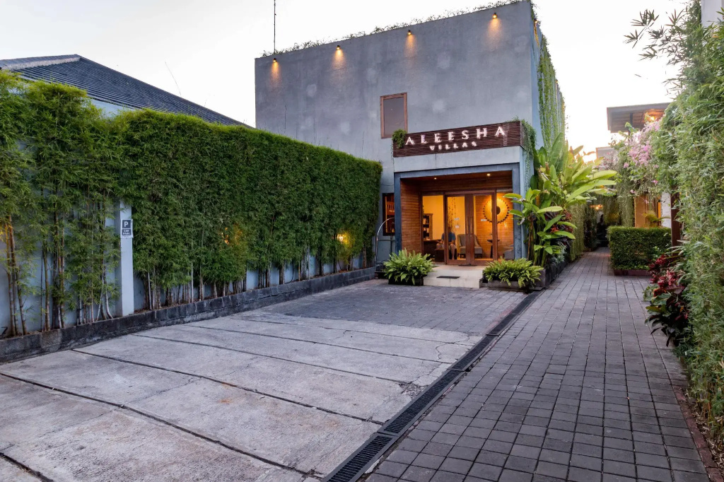 Aleesha Villas and Suites