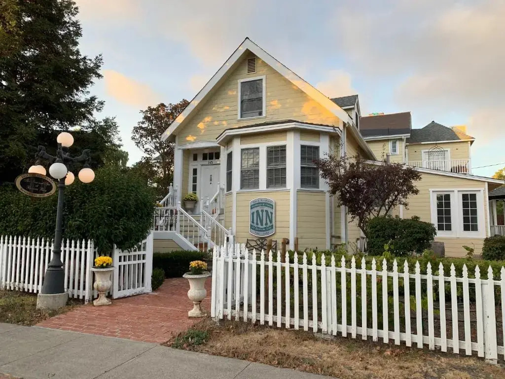 The Inn at Benicia Bay