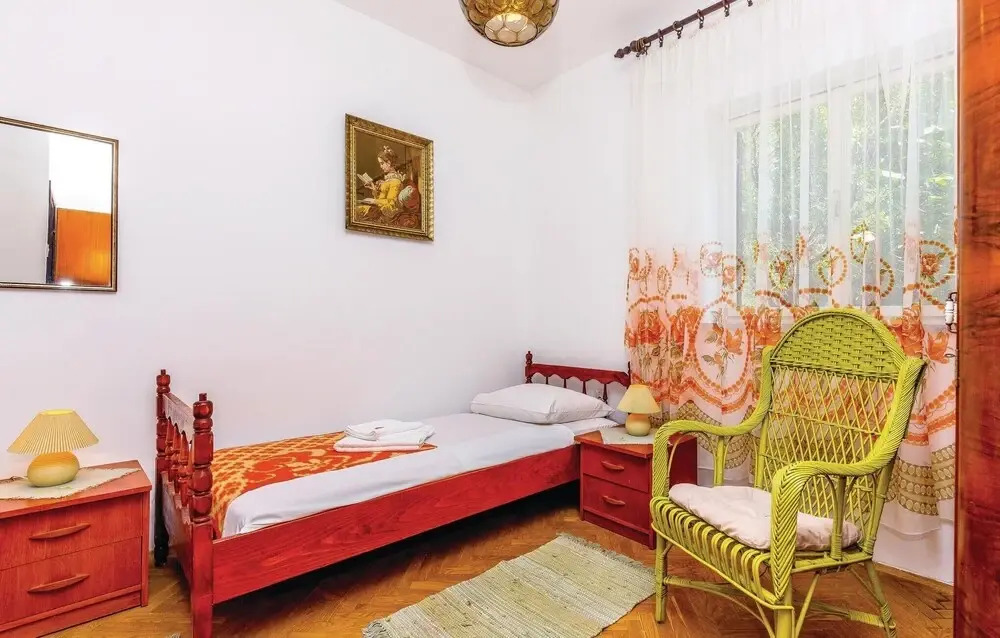 5 Bedroom Awesome Home In Povile