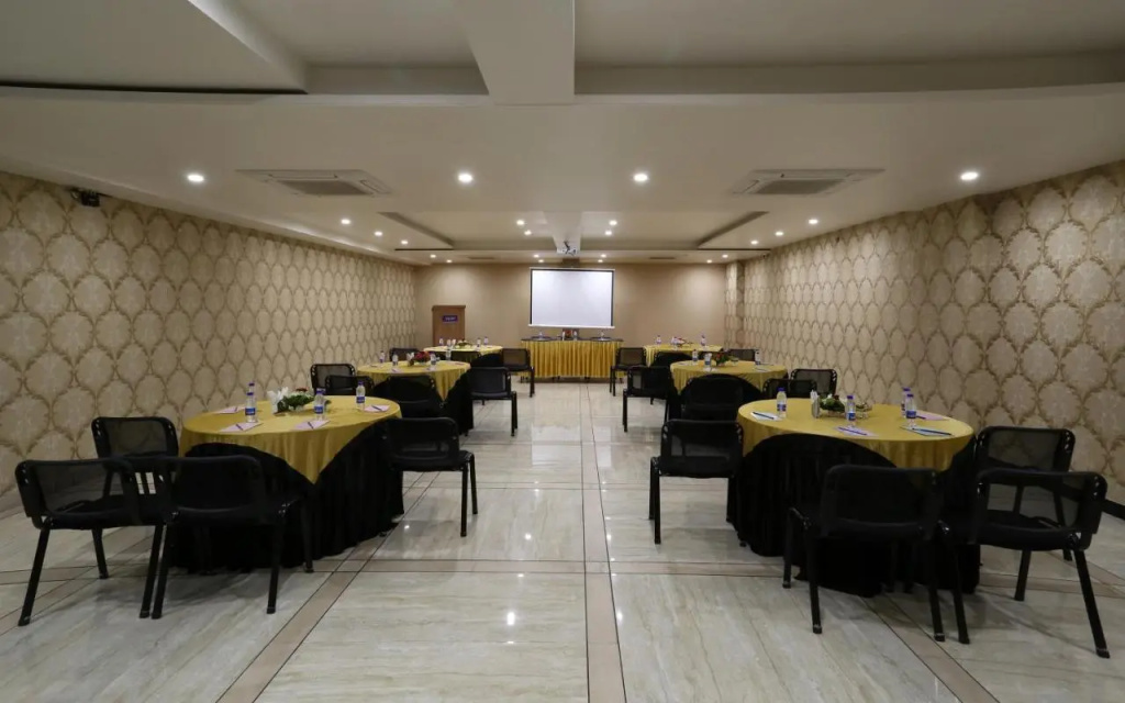 Grand Kailash Hotel