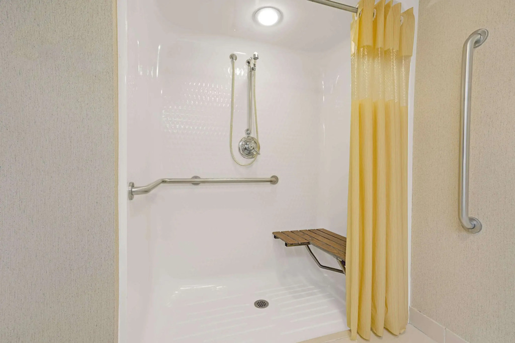 Days Inn by Wyndham Eagan Minnesota Near Mall of America