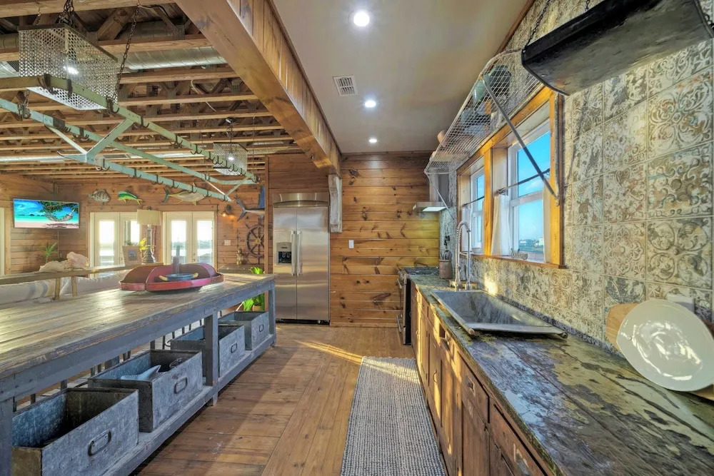 Fish Camp Buyout by Avantstay Unique 6bdr Escape, Private Pool + Views!