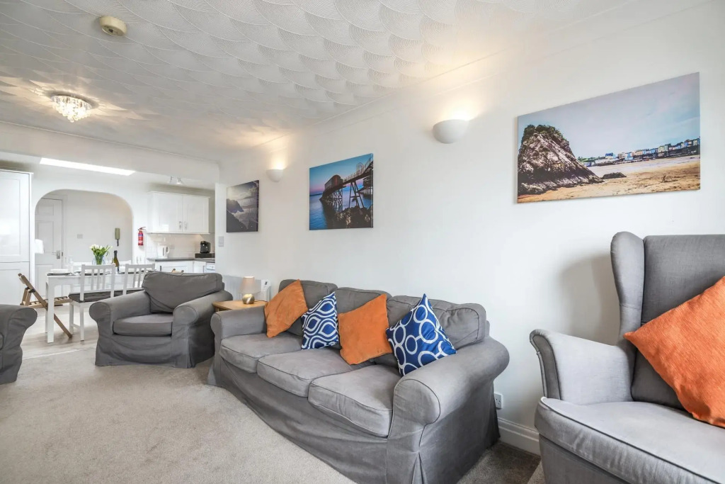 North Beach Heights - 3 Bedroom Penthouse - Tenby