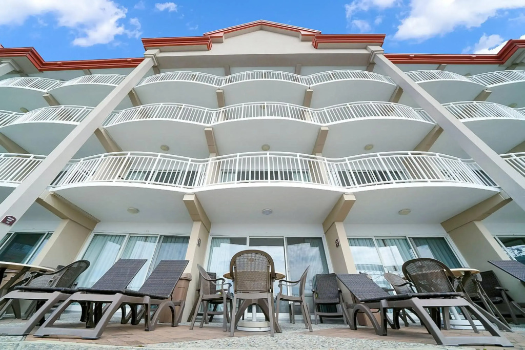 Montreal Beach Resort