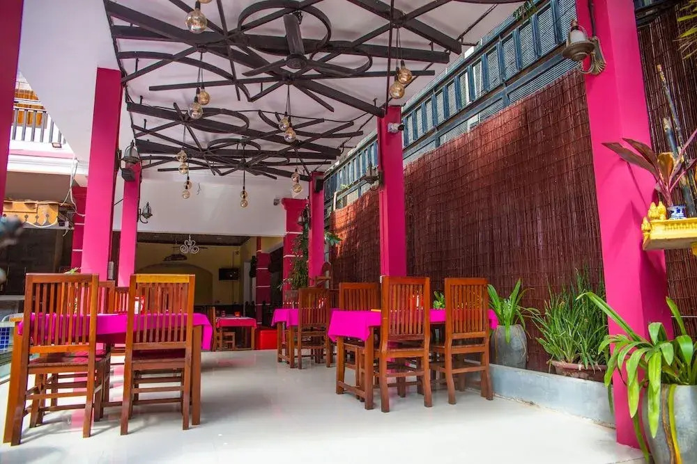 Hotel Rajdhani Palace