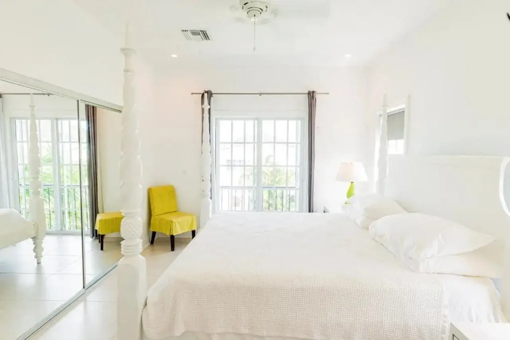 Colibri Court Antigua