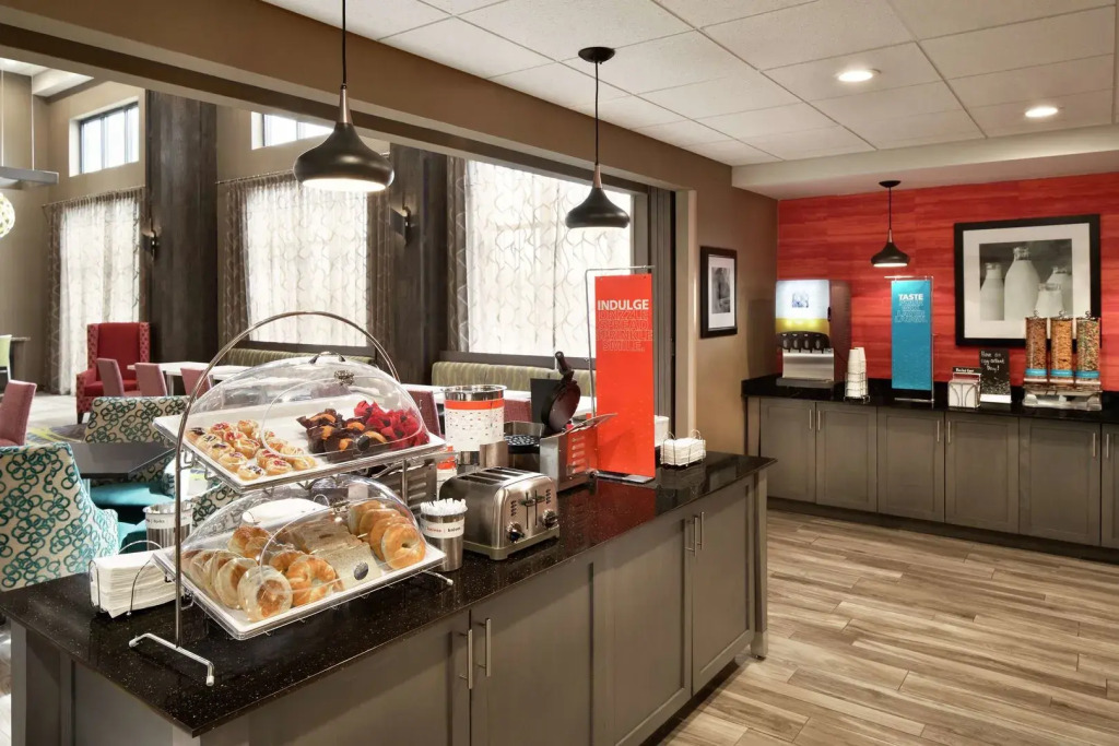 Hampton Inn & Suites St. Louis/Alton, IL