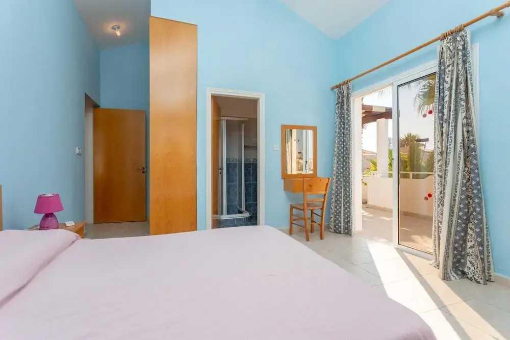 Villa Coral Aura Large Private Pool Walk to Beach A C Wifi Car Not Required Eco-friendly - 3419