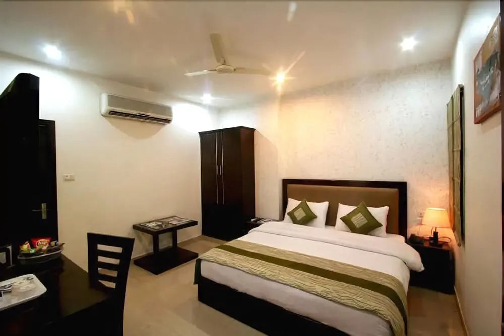 FabHotel Kingston